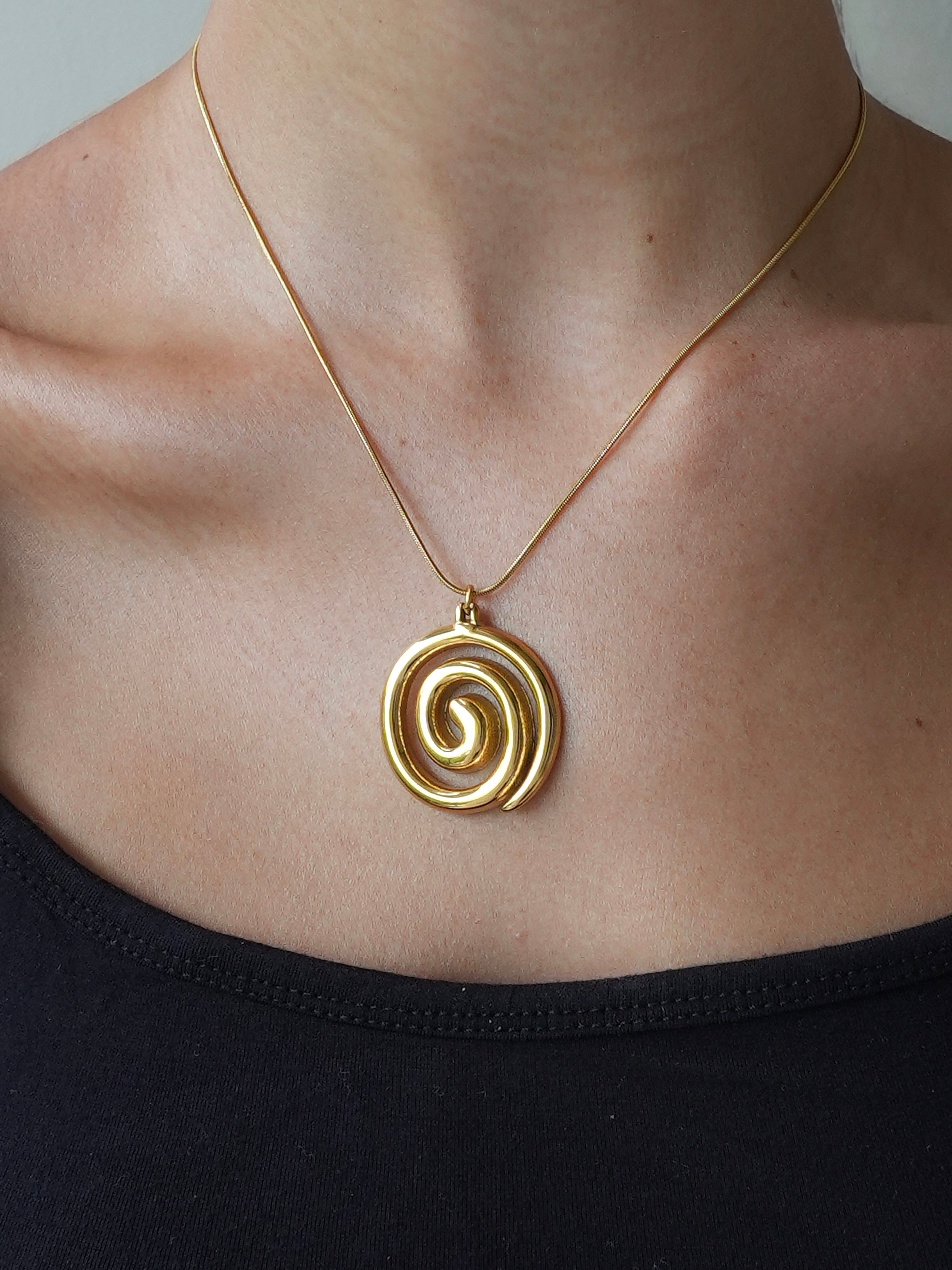 Minimalistiske halskæder til hverdags brug 2025